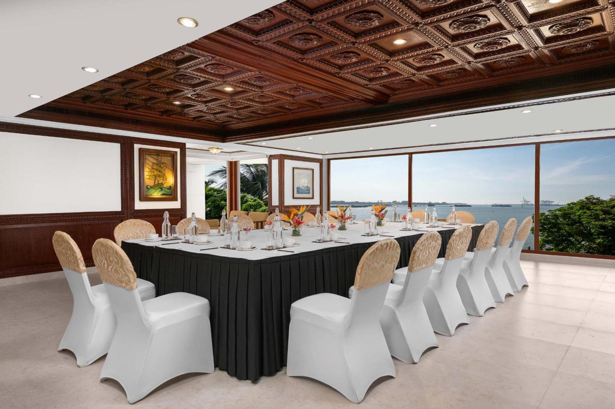Vivanta Ernakulam, Marine Drive Коччи Экстерьер фото